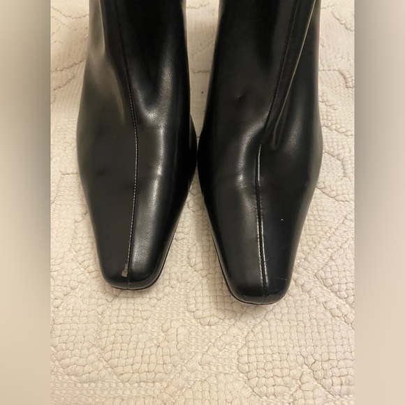 •SOLD• Black Leather Pointed Toe Heeled Booties - Picture 10 of 11